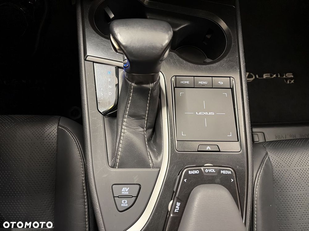 Lexus UX - 20