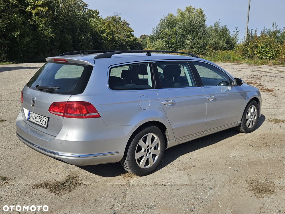 Volkswagen Passat 1.6 TDI Comfortline - 6