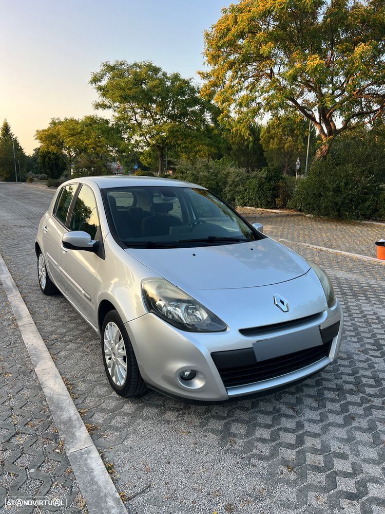 Renault Clio 1.5 dCi Dynamique S - 1
