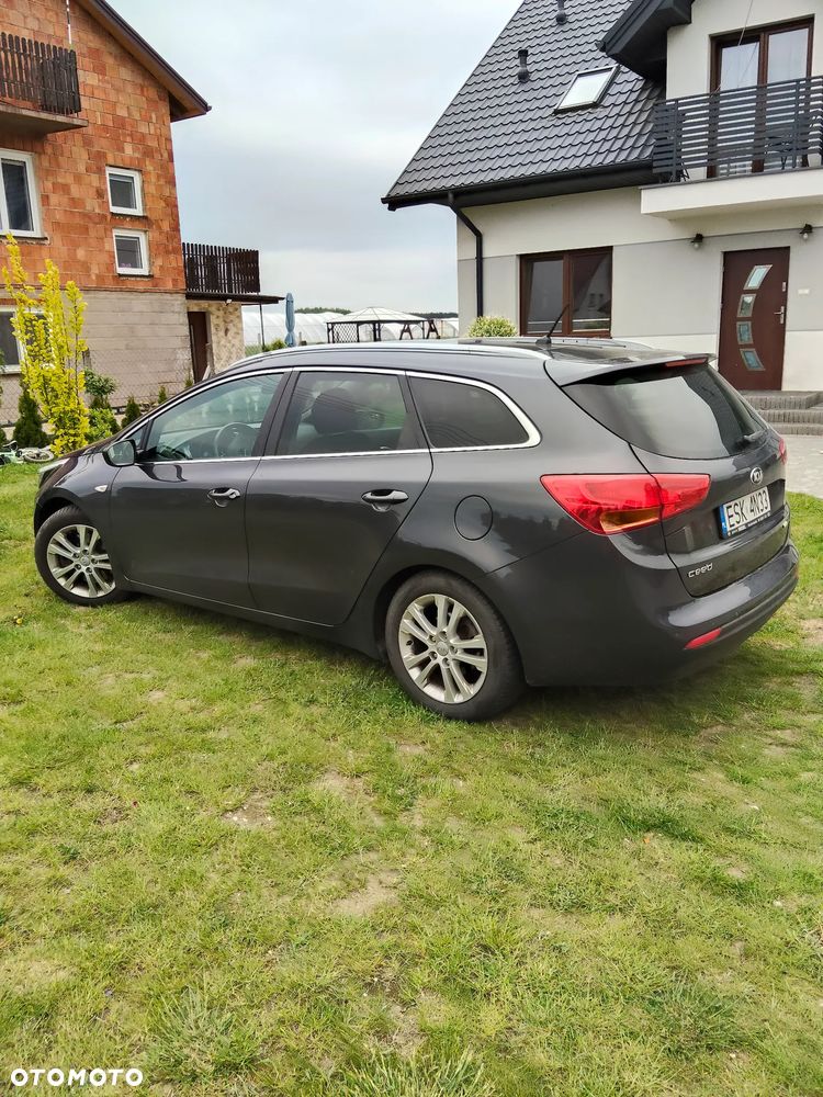 Kia Ceed 1.6 CRDi 128 Dream Team Edition - 20
