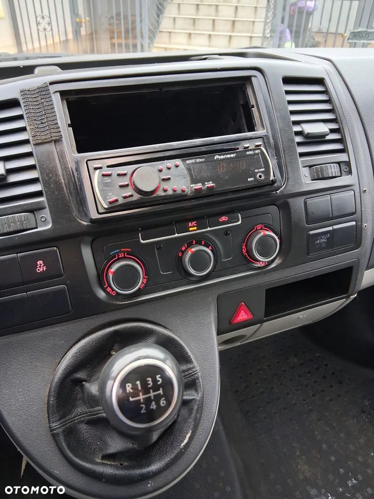 Volkswagen Transporter - 11