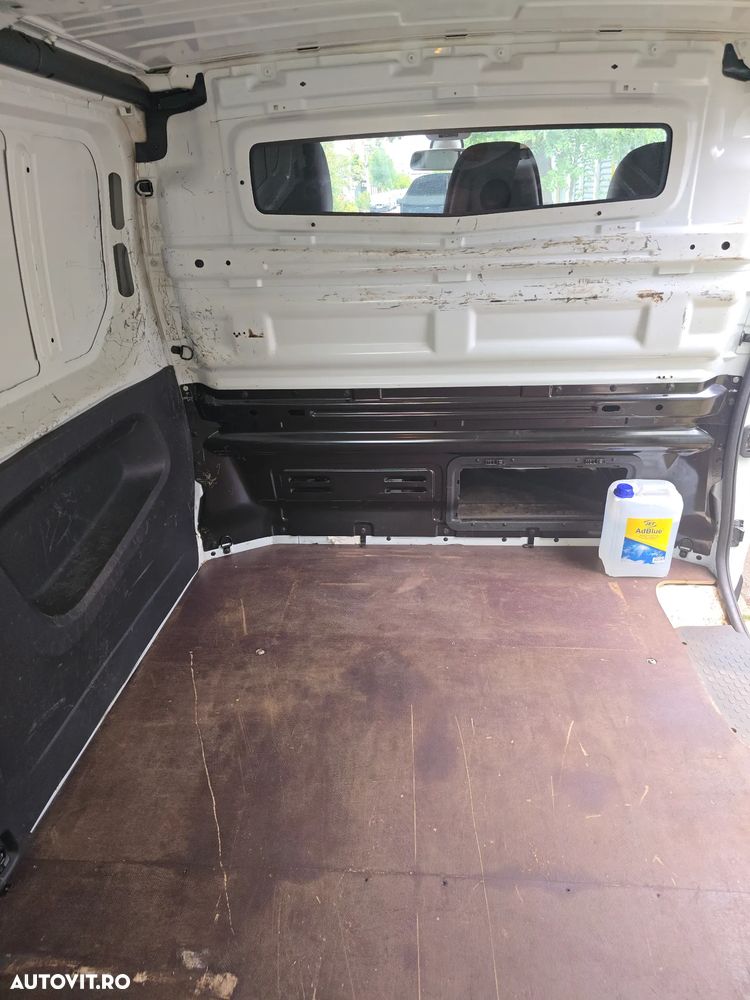 Nissan NV300 - 10