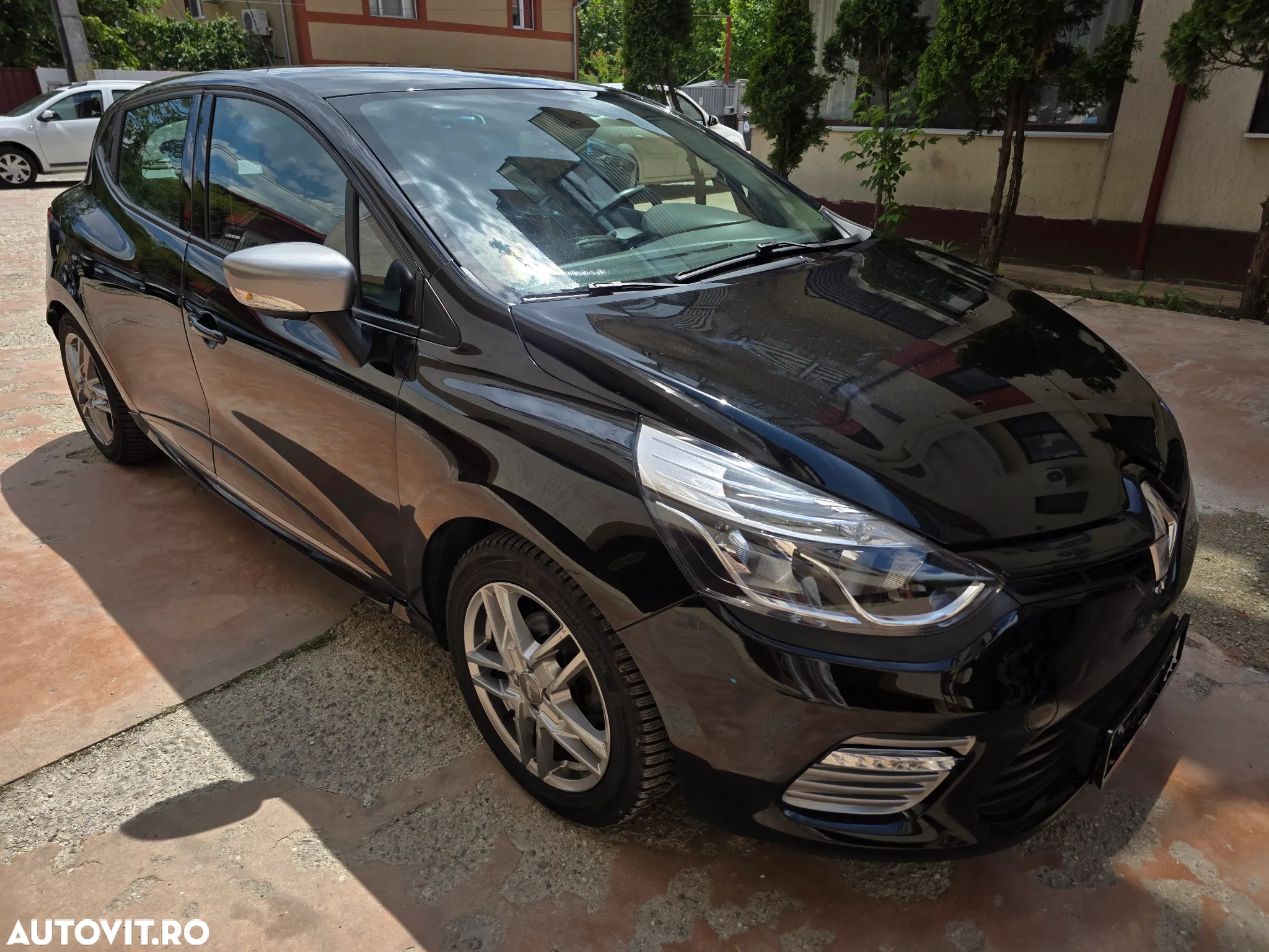 Renault Clio TCe 120 EDC GT - 4