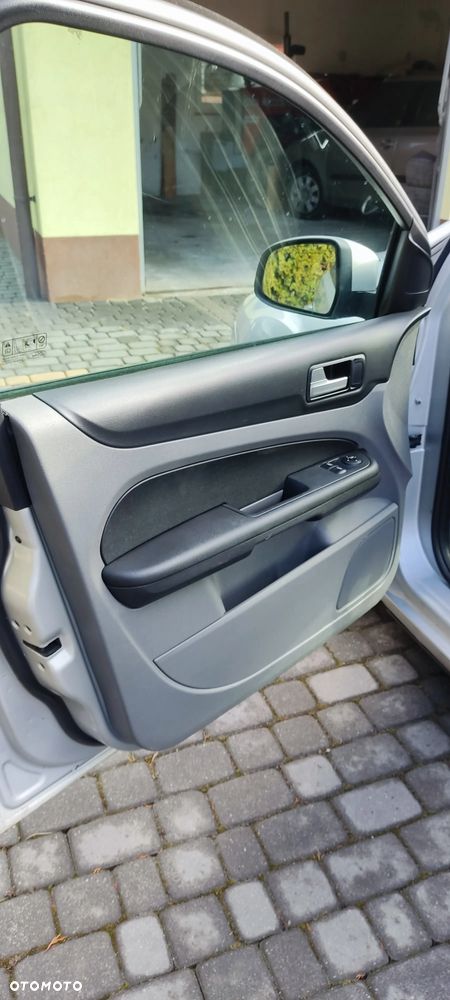 Ford Focus 1.8 TDCi Ambiente - 7