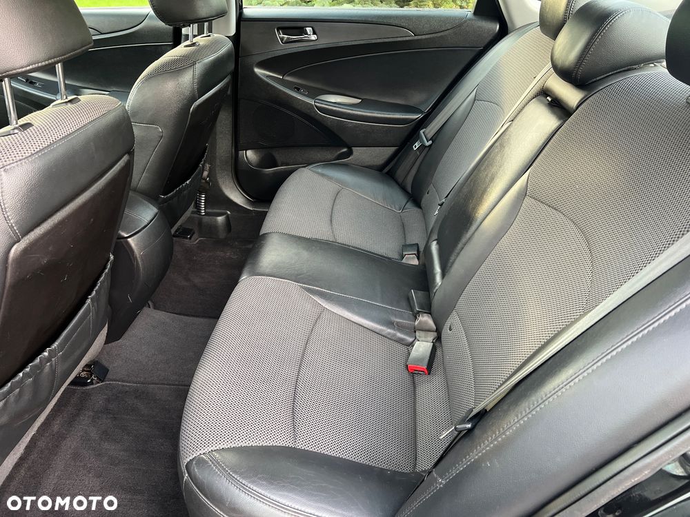 Hyundai Sonata 3.3 V6 Premium - 31
