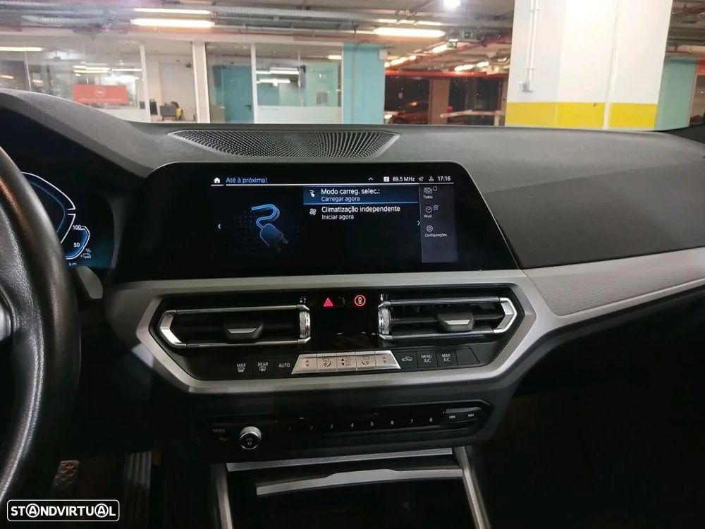 BMW 330 e Touring Corporate Edition Auto - 8
