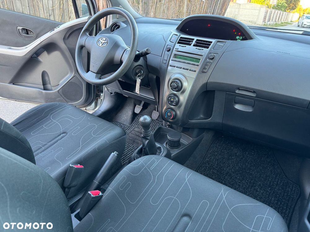 Toyota Yaris 1.0 VVT-i Sol - 13