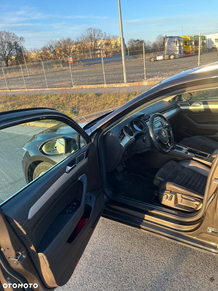Volkswagen Passat - 22