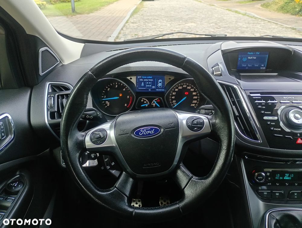 Ford Kuga 2.0 TDCi 2x4 Titanium - 32