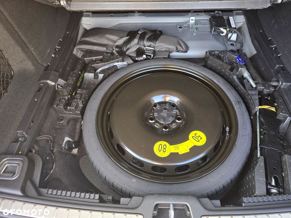 Volvo V60 B4 B DKG Plus Dark - 29