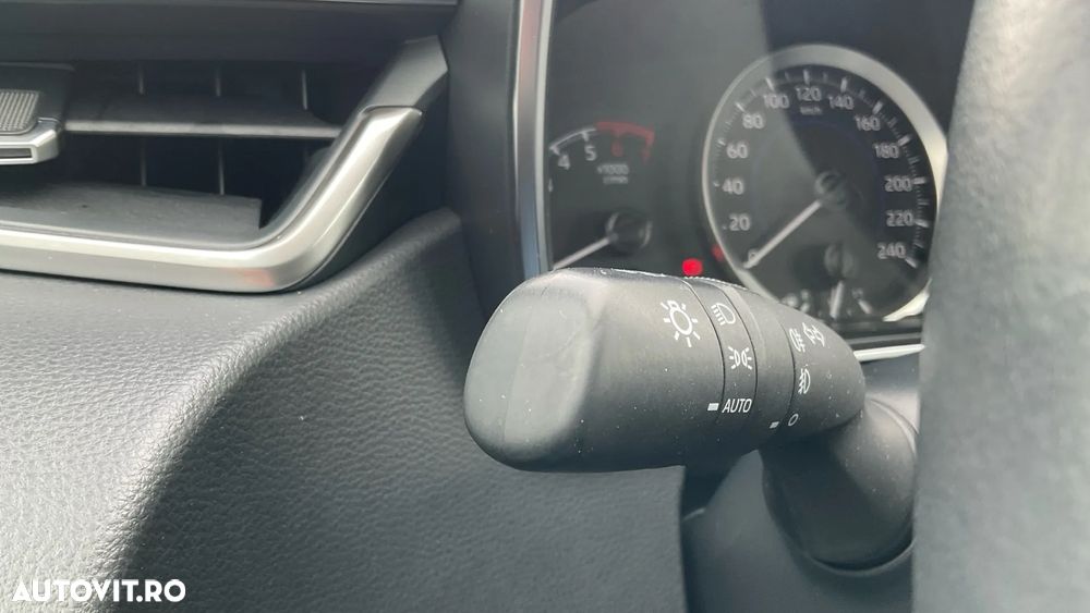 Toyota Corolla 1.8 HSD Business - 16