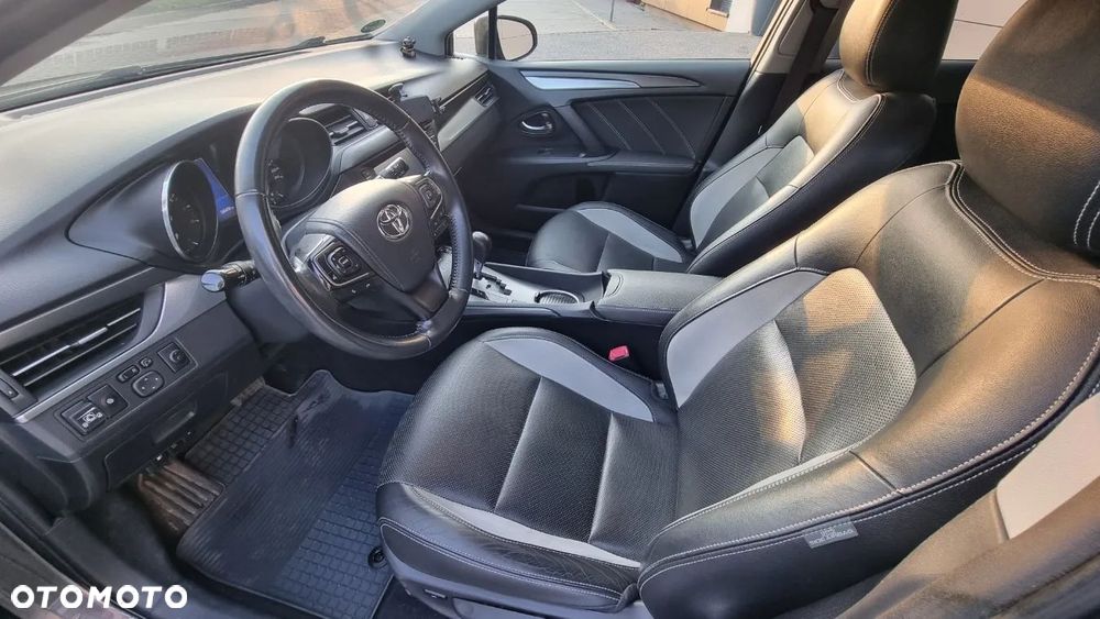 Toyota Avensis 2.0 Premium MS - 10