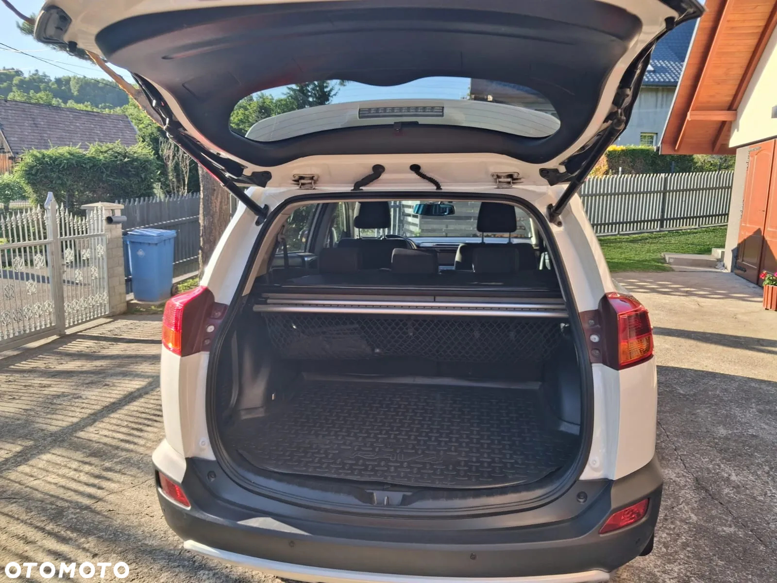 Toyota RAV4 - 10
