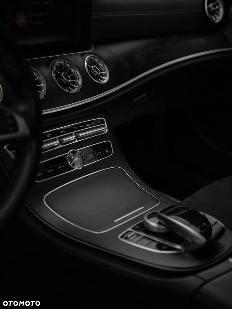 Mercedes-Benz Klasa E 300 Coupe 9G-TRONIC - 15
