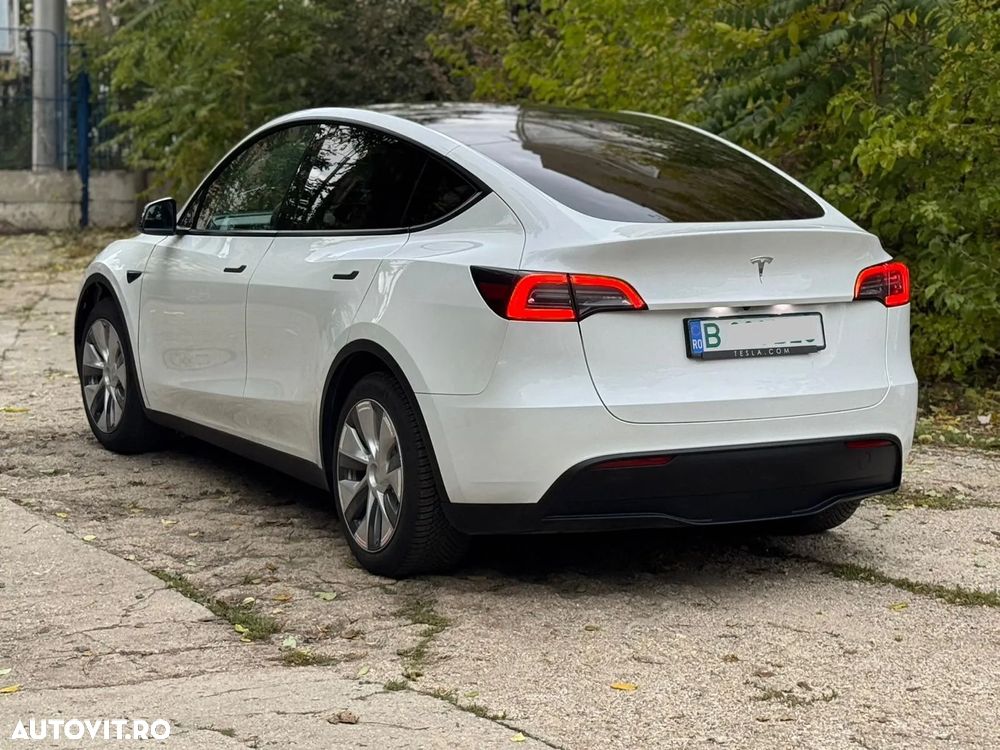 Tesla Model Y Long Range - 3
