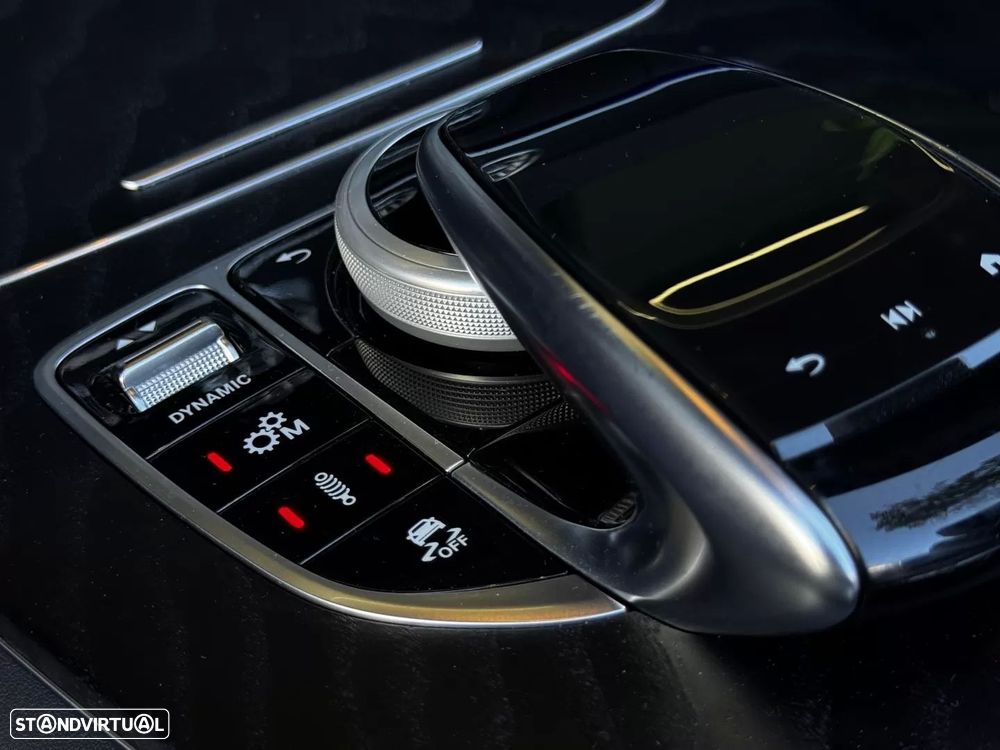 Mercedes-Benz E 53 AMG 4Matic+ - 38