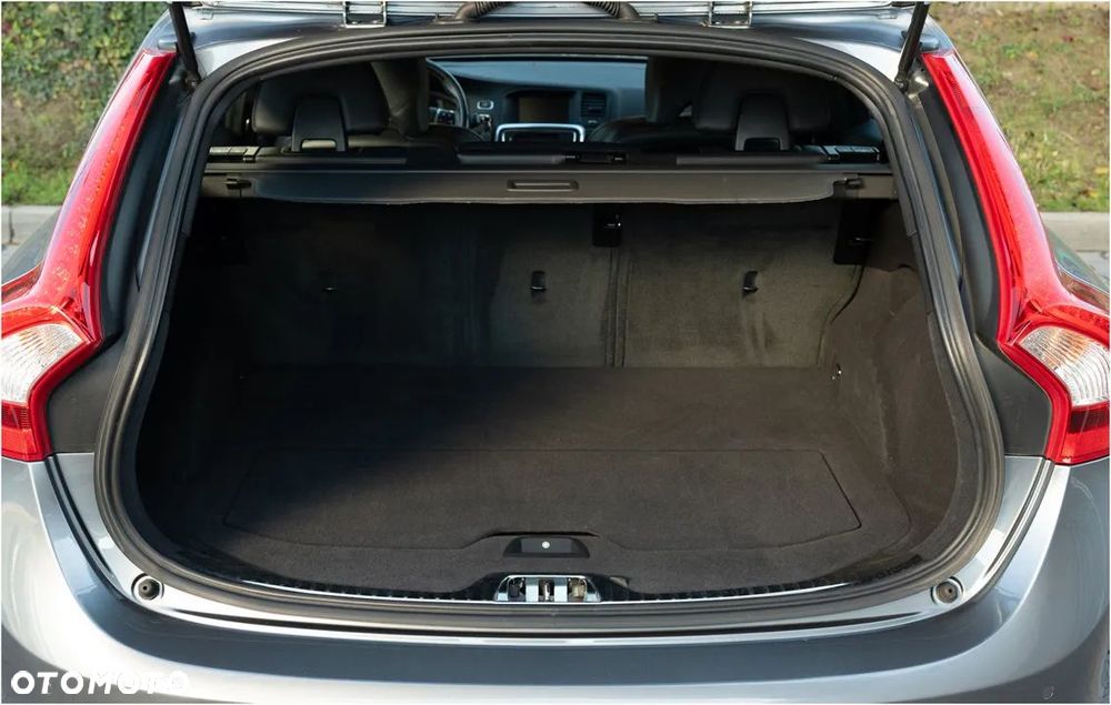 Volvo V60 D5 Geartronic RDesign - 35