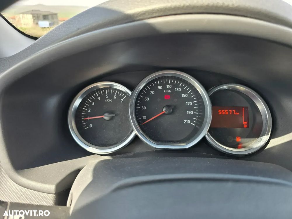 Dacia Sandero - 8