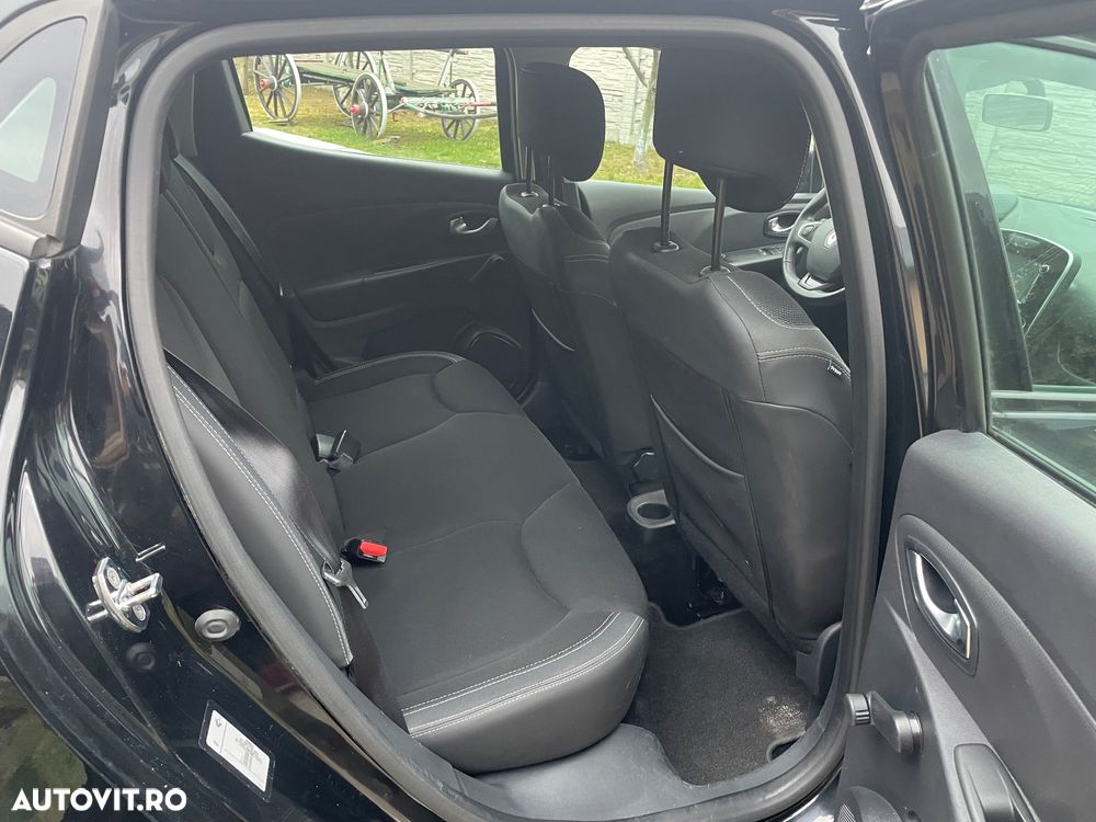 Renault Clio - 17