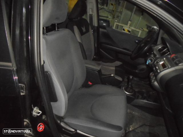 Carro MOT: L12A1 HONDA JAZZ 2 2004 1.2 78CV 5P PRETO GASOLINA - 6