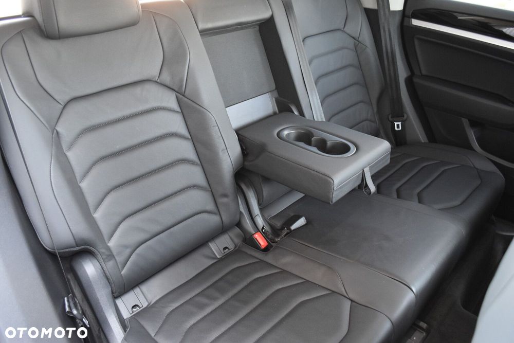 Volkswagen Touareg - 38