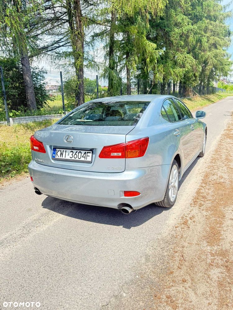 Lexus IS - 4