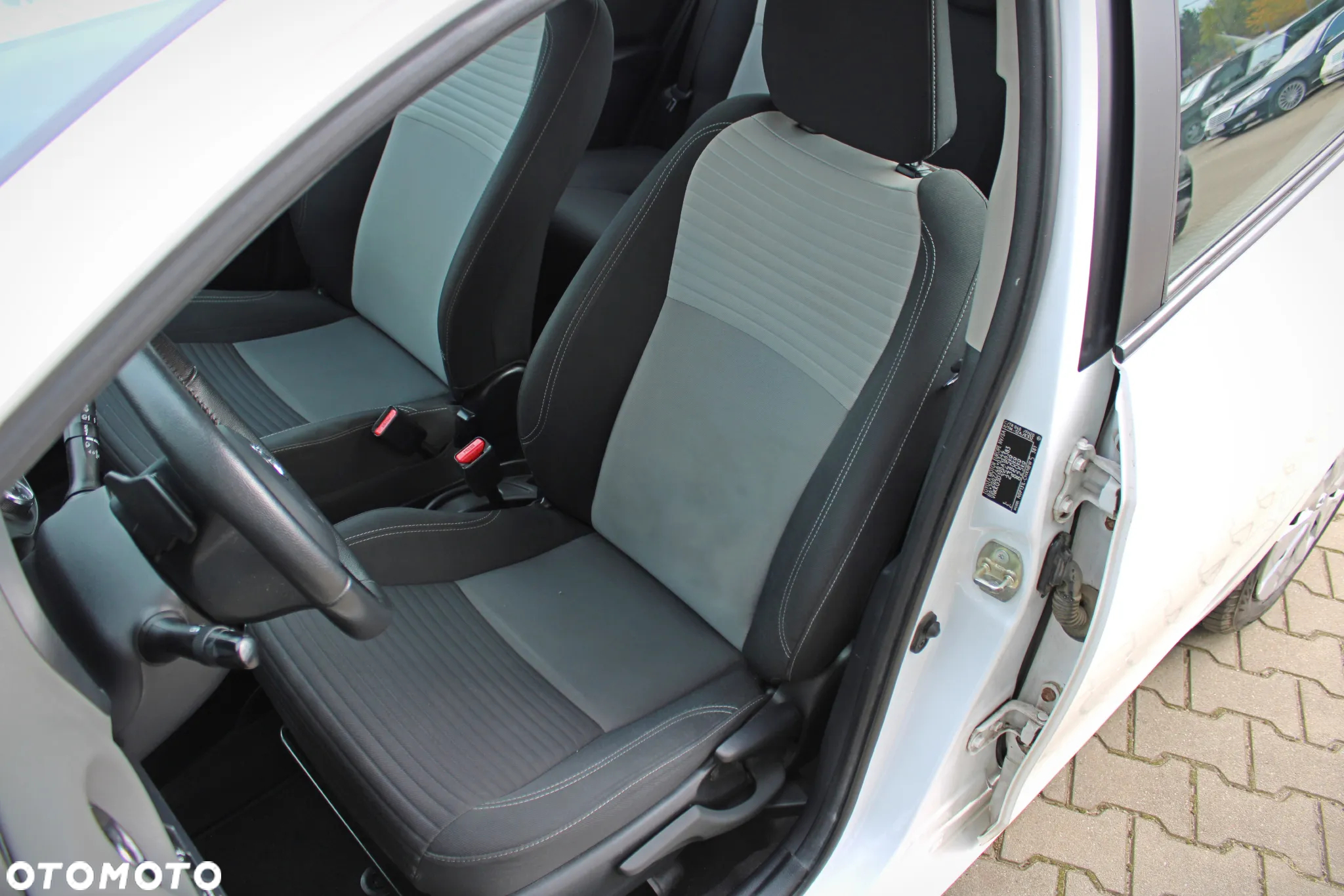 Toyota Yaris 1.5 Premium CVT - 9