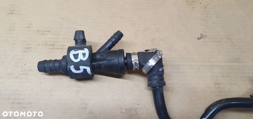 Przewód rurka podciśnienia zaworek VW Passat B5 058133753B - 2