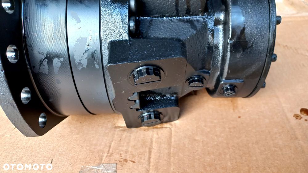 napęd gąsienicy silnik hydrauliczny rexroth 87035452 mini ładowarka case 435 445 445ct - 6