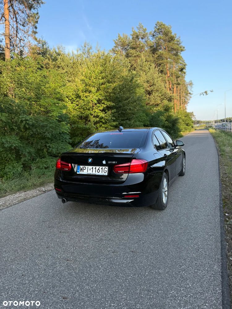 BMW Seria 3 318i - 4
