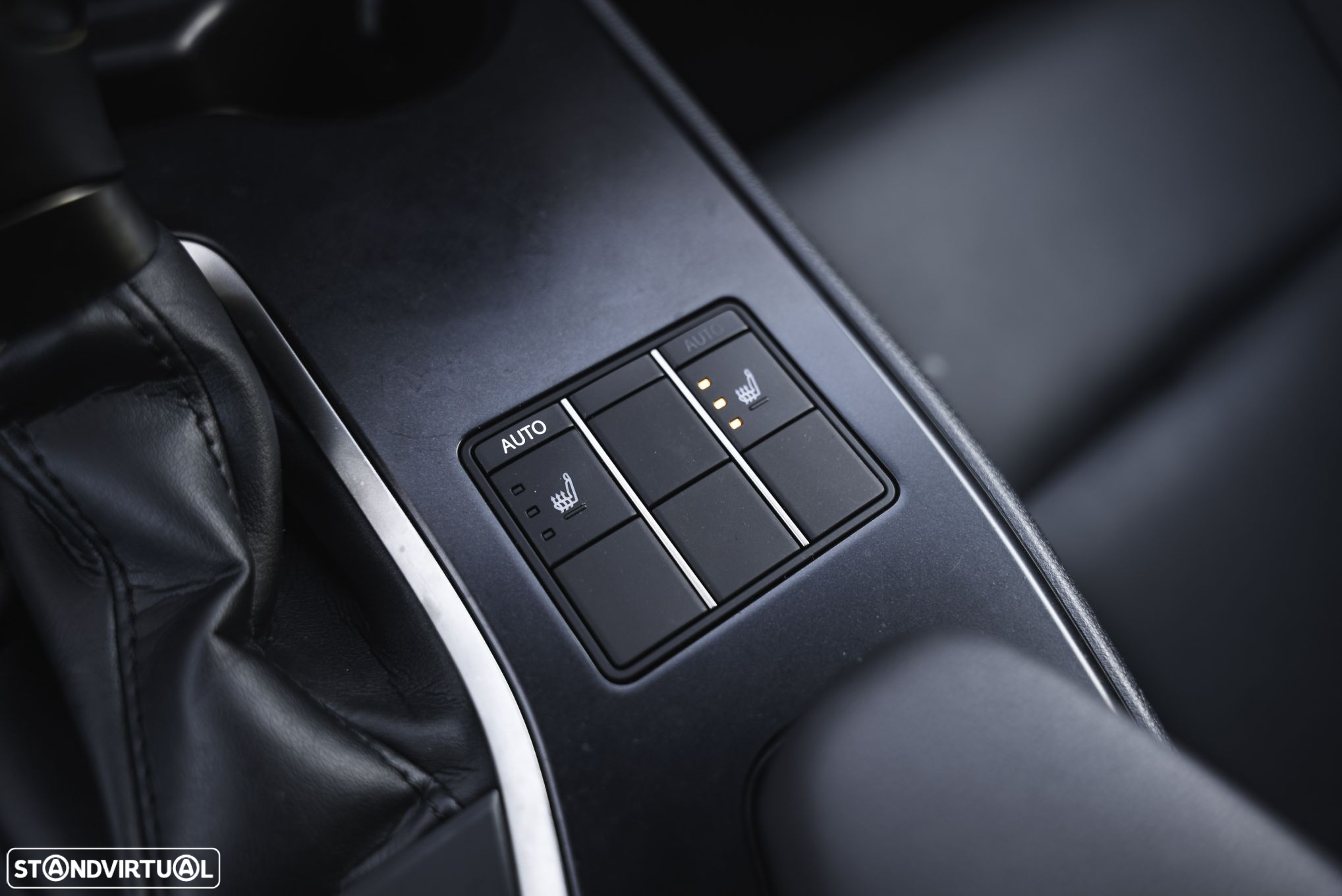 Lexus UX 250h Sport (Ecrã 12.3) - 36