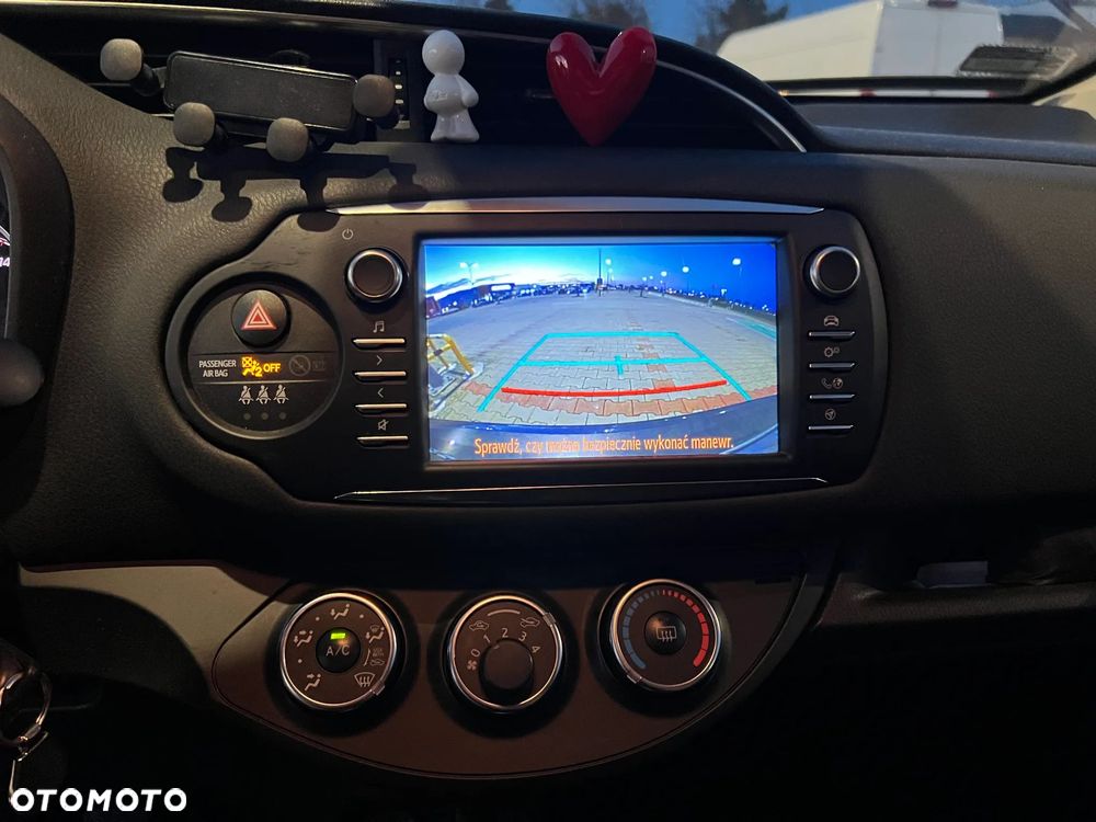 Toyota Yaris 1.5 Premium - 9