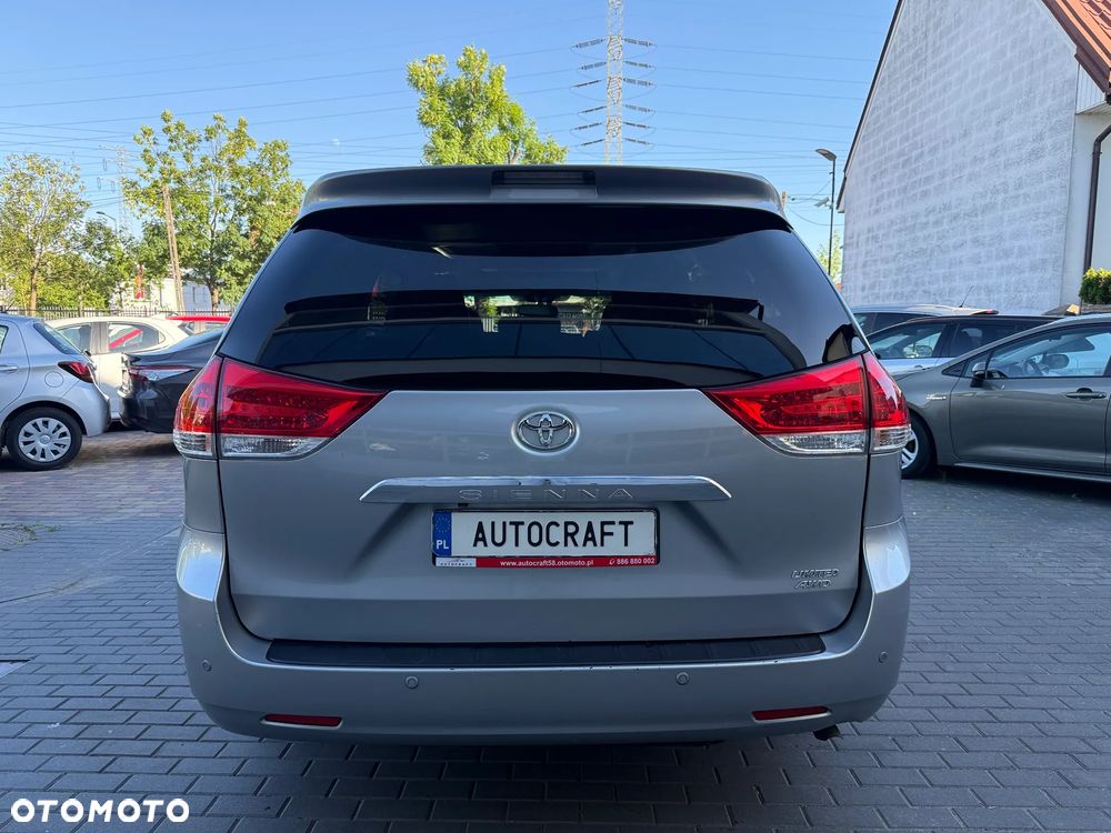Toyota Sienna 3.5 LE AWD - 35
