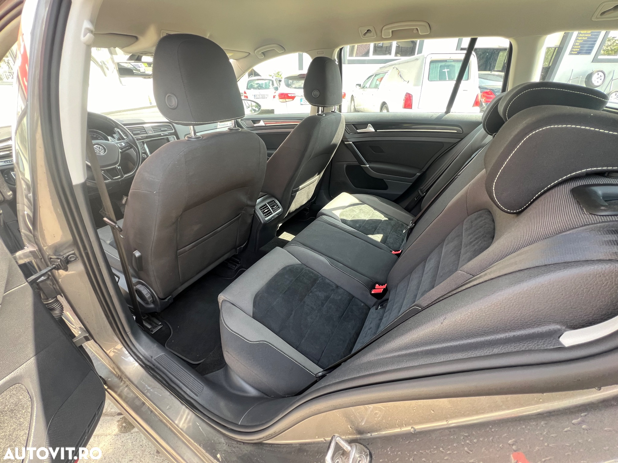 Volkswagen Golf 2.0 BlueTDI Comfortline - 16