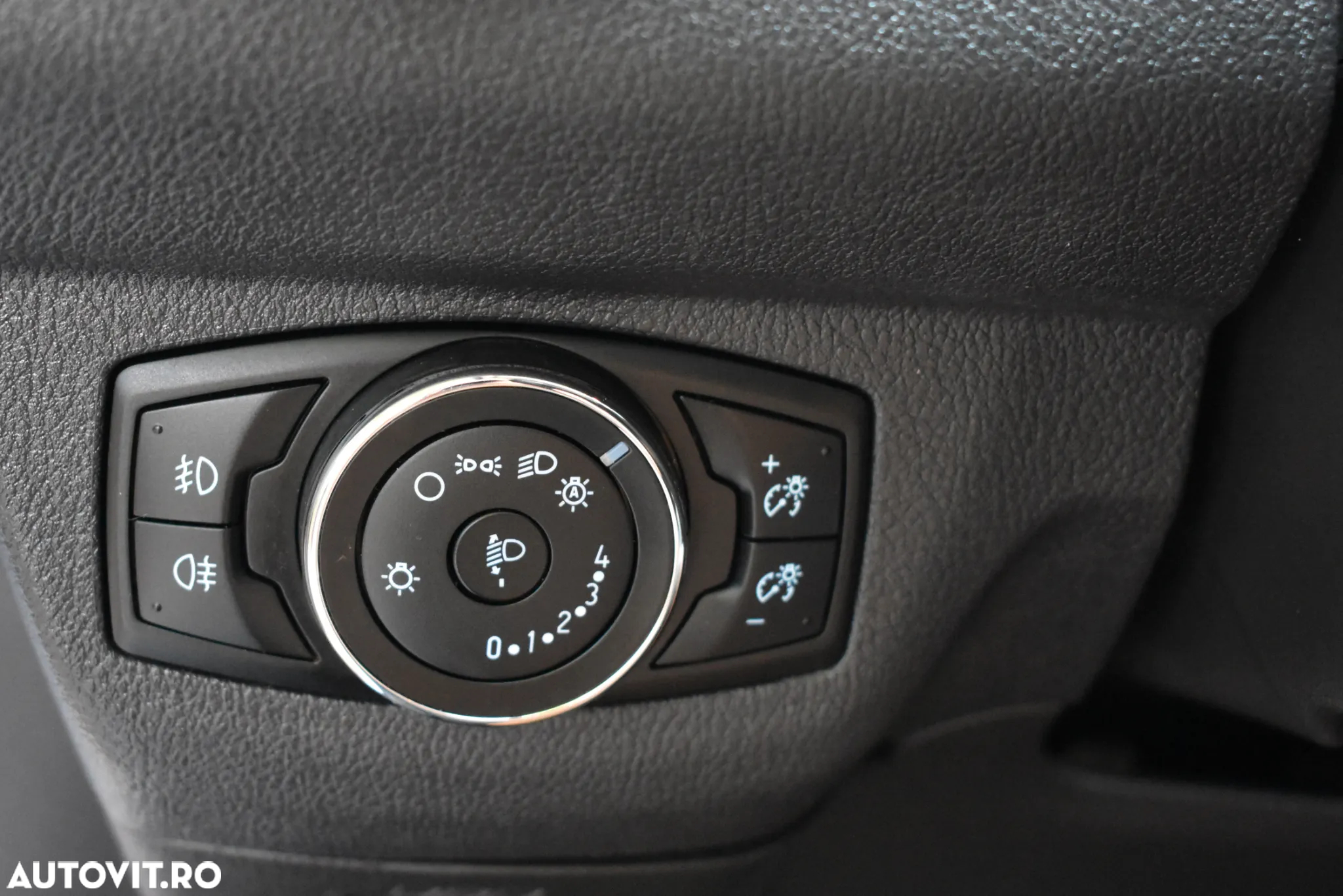 Ford Tranzit Courier - 12