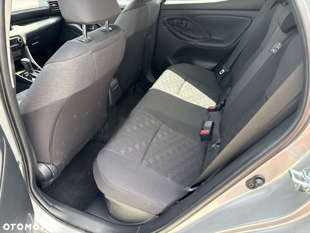 Toyota Yaris Hybrid 1.5 Style - 11