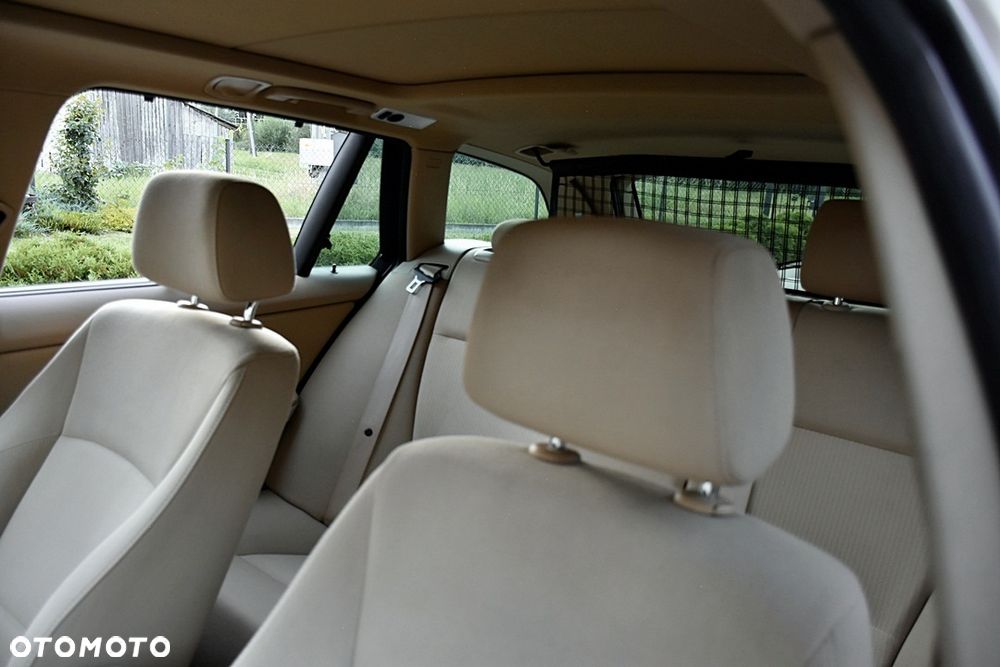 BMW Seria 3 320i Edition Sport - 37