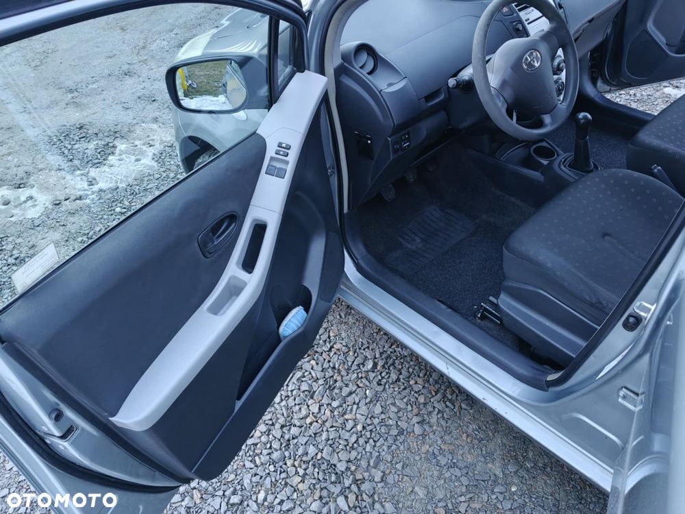 Toyota Yaris - 14