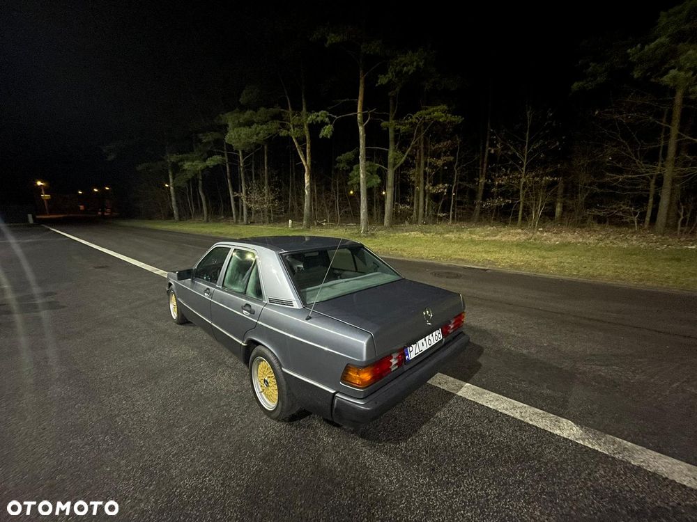 Mercedes-Benz W201 (190) - 16