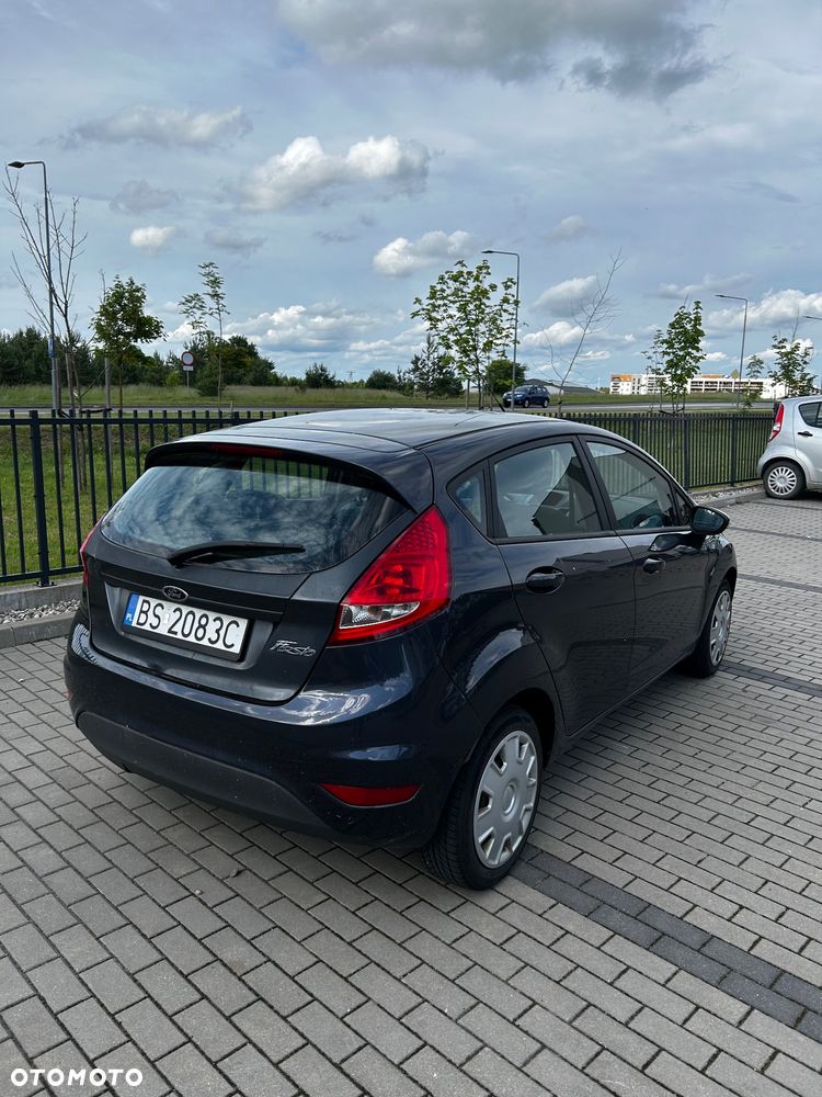 Ford Fiesta 1.25 Ambiente - 2