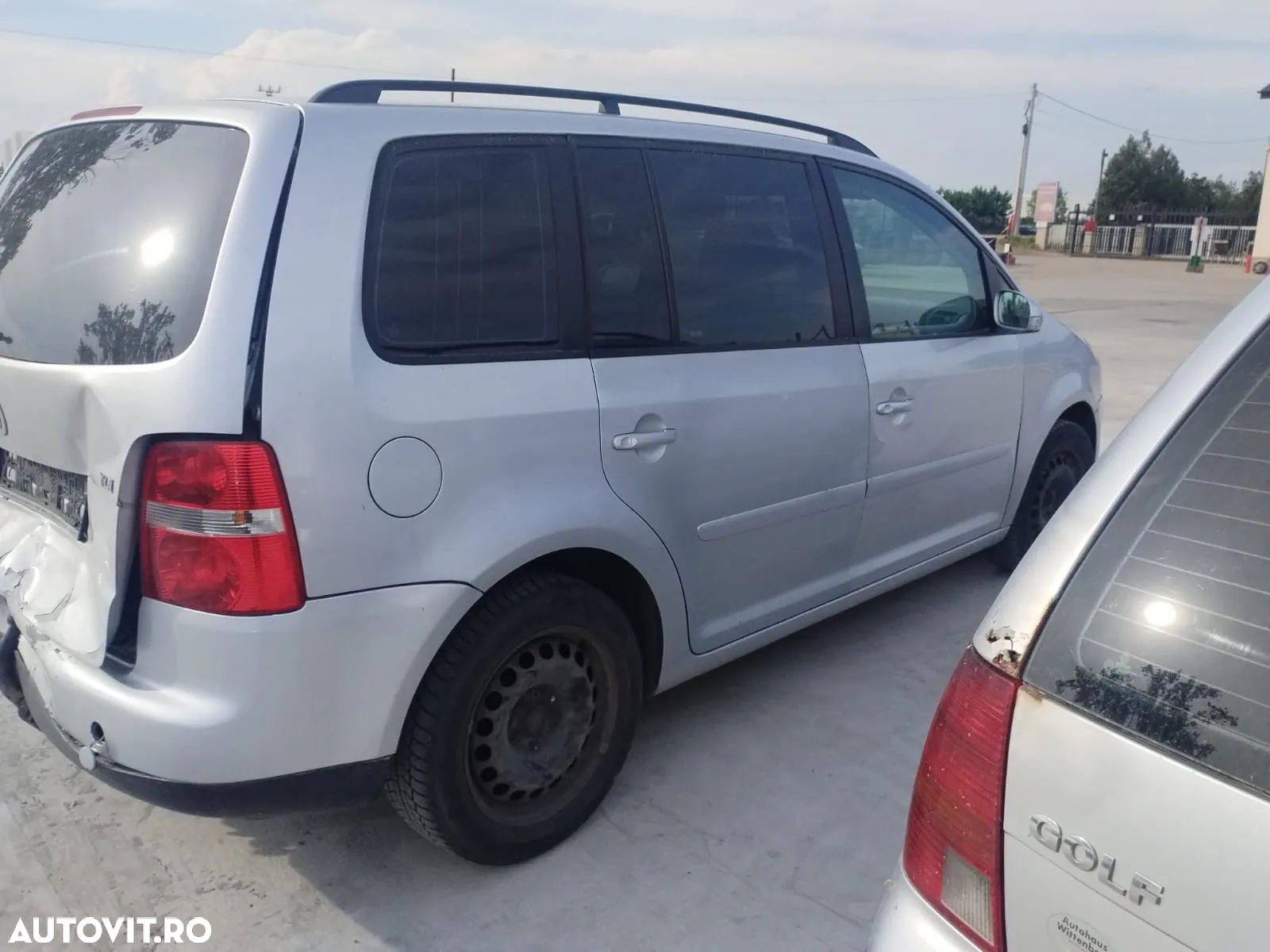 Dezmembram VW Touran - 3
