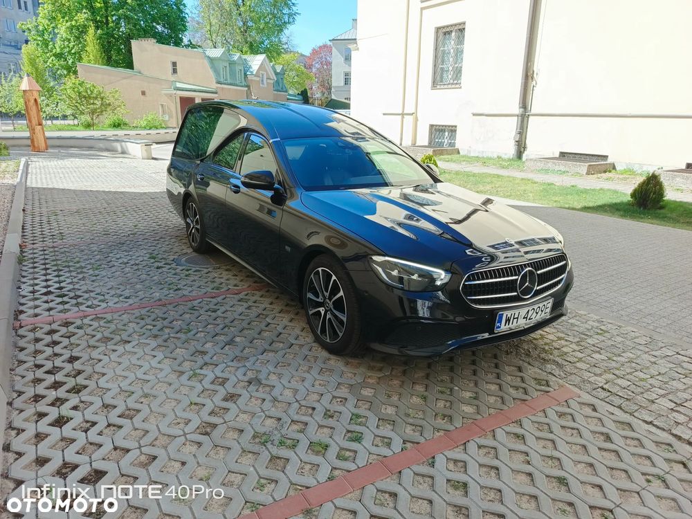 Mercedes-Benz Klasa E 220 d 9G-TRONIC Night Edition - 3