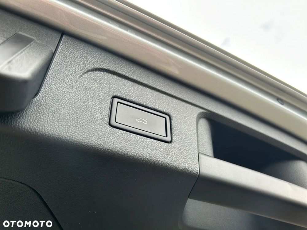 Volkswagen Touran - 19