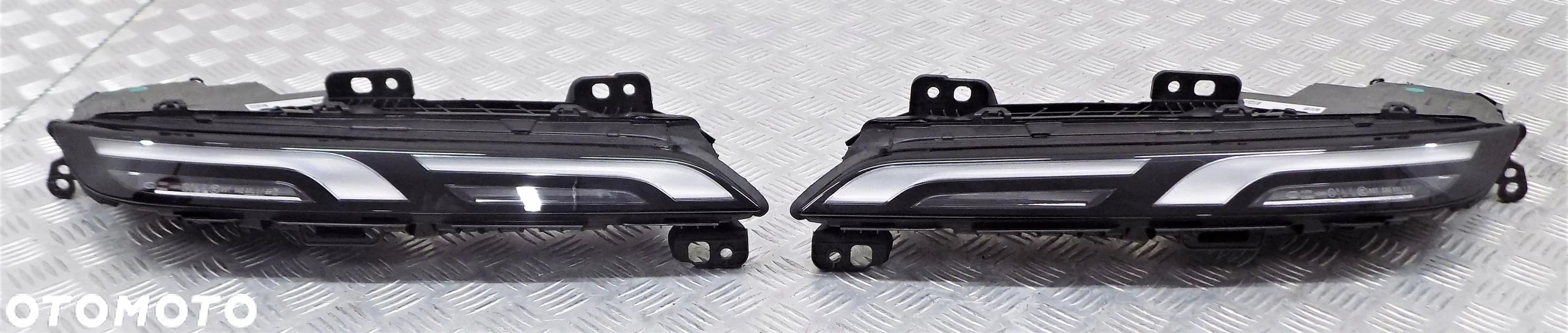 BMW G70 LAMPA PRZÓD LED PRAWA LEWA 9450080 9450079 EU - 2
