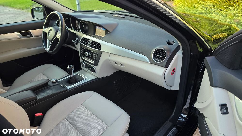 Mercedes-Benz Klasa C 180 BlueEFFICIENCY Avantgarde - 11