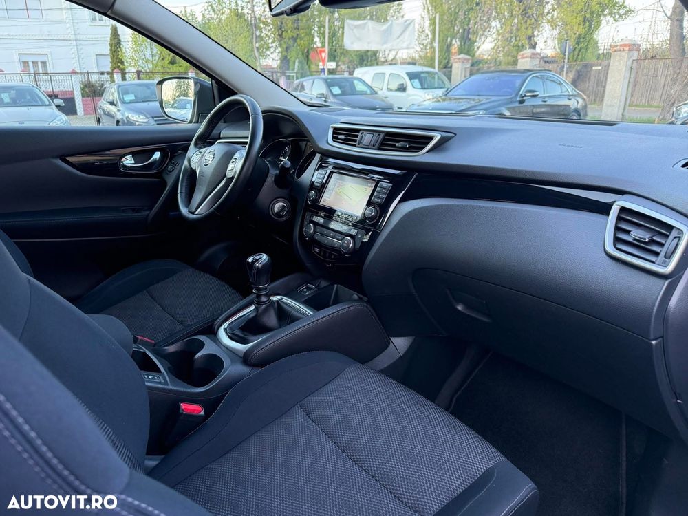 Nissan Qashqai 1.6 DCI N-Connecta - 24