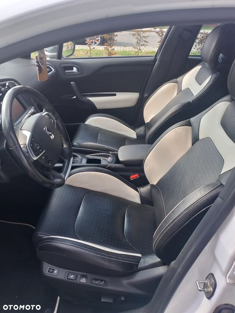 Citroën DS4 THP 200 SportChic - 11