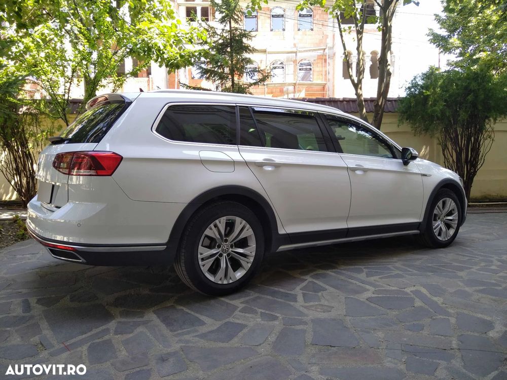 Volkswagen Passat 2.0 TDI 4Motion DSG BlueMotion Tech Highline - 9