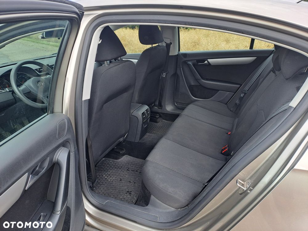 Volkswagen Passat - 6