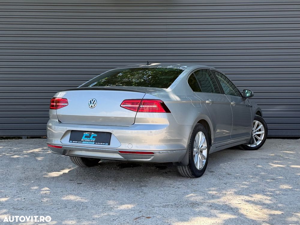 Volkswagen Passat 2.0 TDI DSG Highline - 4